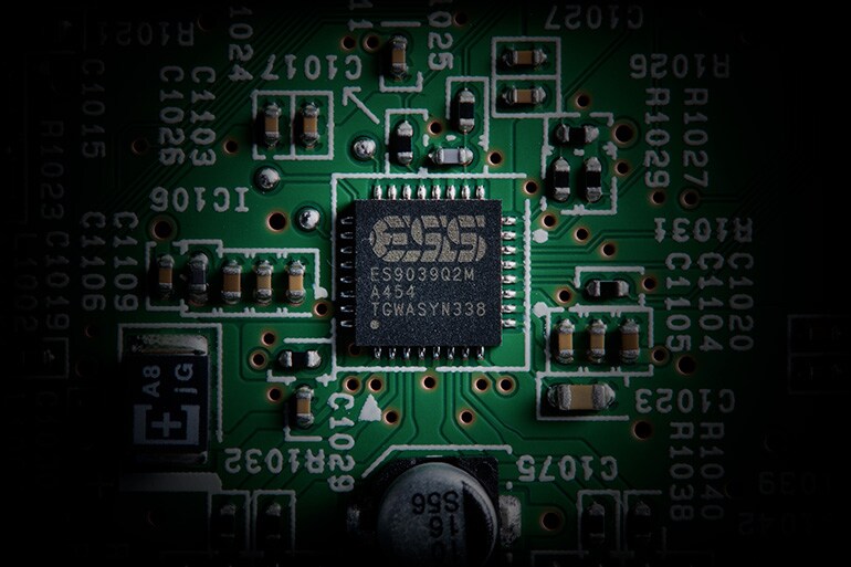 ESS SABRE ES9039Q2M DAC on the WXA-70A circuit board