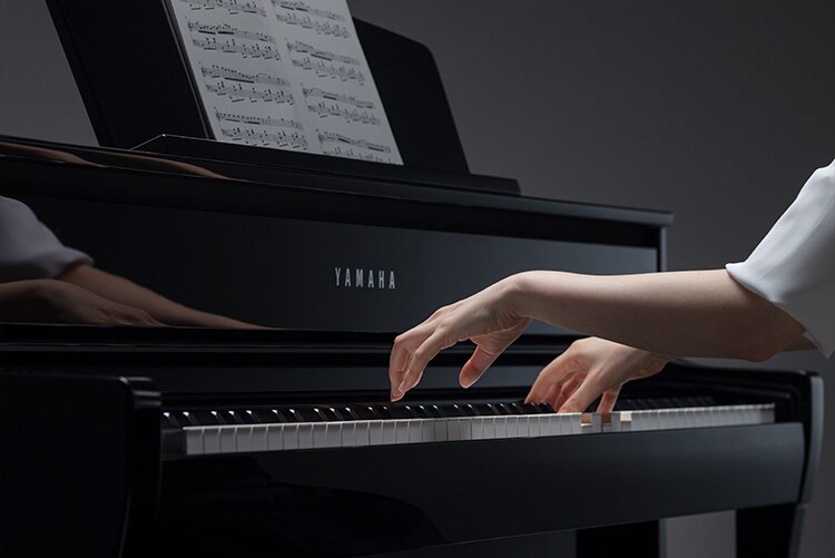 CLP-745 - Übersicht - Clavinova - Produkte - Pianos